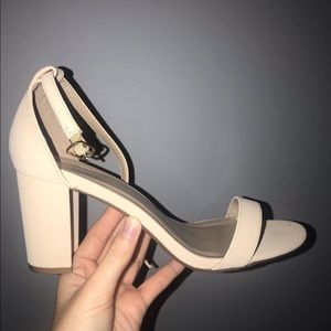 ✮ size 8 nude heels ✮